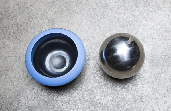 Stinger Cold Roller Massage Ball 5 Stinger Cold Roller Massage Ball - Image 3